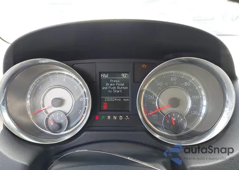 2016 Chrysler Town & Country Touring z USA, uszkodzony, nr VIN 2C4RC1BG9GR303549